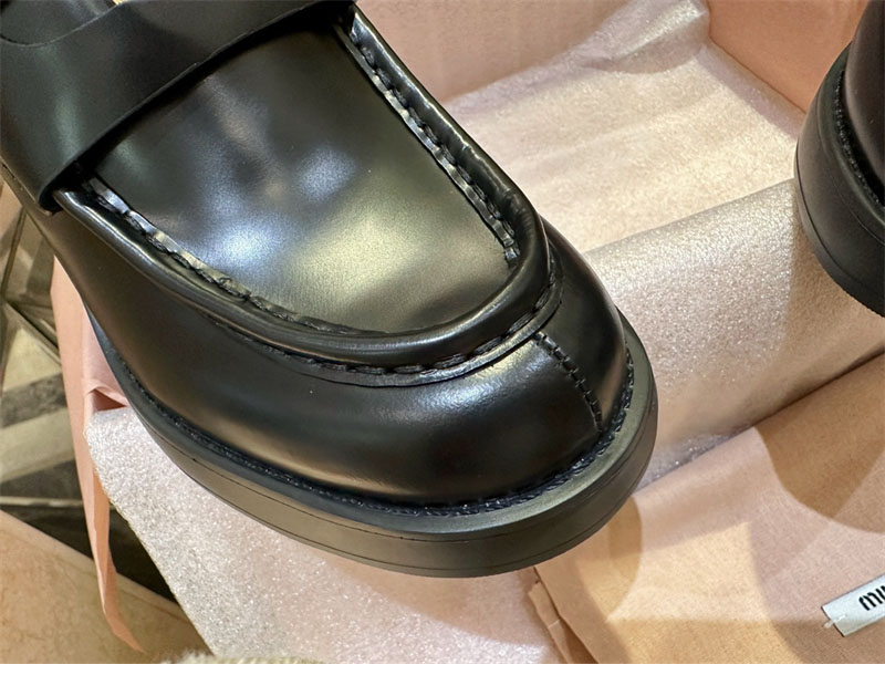 Miu Miu 미우미우 브러쉬드 레더 페니로퍼 레플리카 13번 이미지 - 신발 | 세미샵 레플리카 사이트