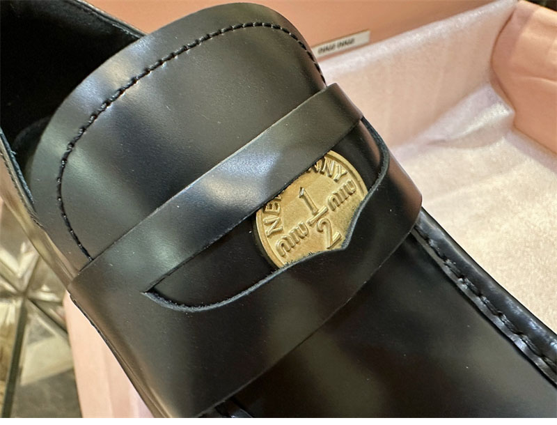 Miu Miu 미우미우 브러쉬드 레더 페니로퍼 레플리카 14번 이미지 - 신발 | 세미샵 레플리카 사이트