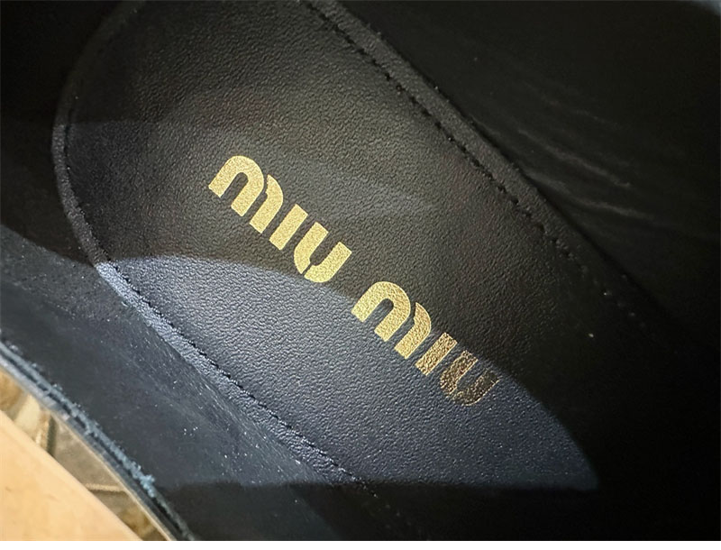 Miu Miu 미우미우 브러쉬드 레더 페니로퍼 레플리카 15번 이미지 - 신발 | 세미샵 레플리카 사이트