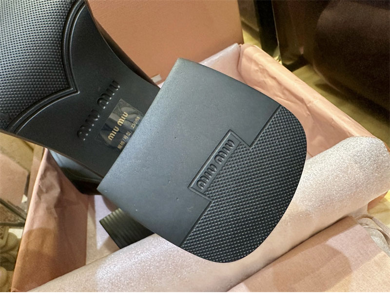 Miu Miu 미우미우 브러쉬드 레더 페니로퍼 레플리카 16번 이미지 - 신발 | 세미샵 레플리카 사이트