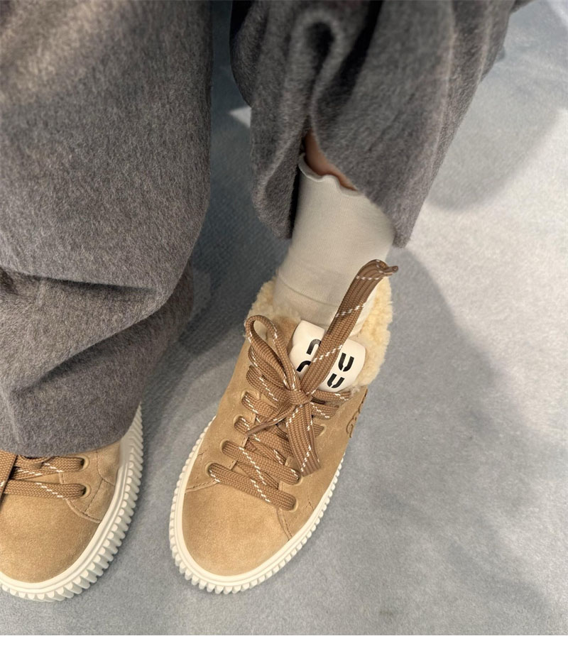 미우미우 미우미우 시어링 라이닝 스웨이드 스니커즈 레플리카 7번 이미지 - 신발 | 세미샵 레플리카 사이트