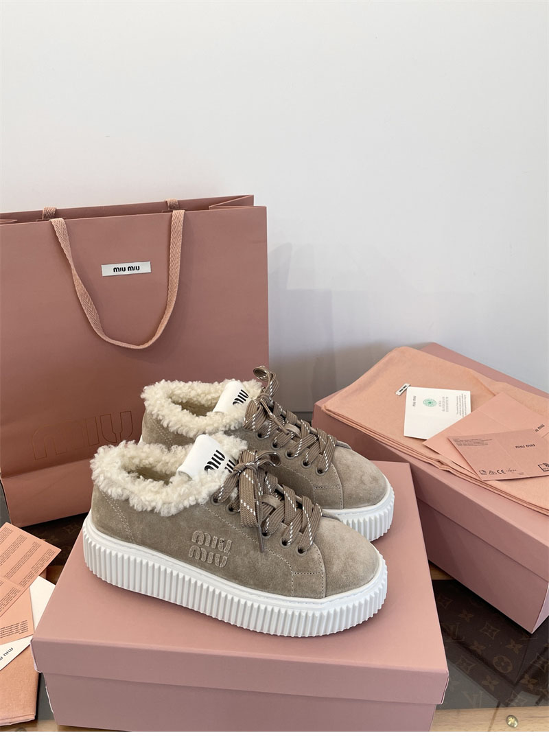 미우미우 미우미우 시어링 라이닝 스웨이드 스니커즈 레플리카 17번 이미지 - 신발 | 세미샵 레플리카 사이트