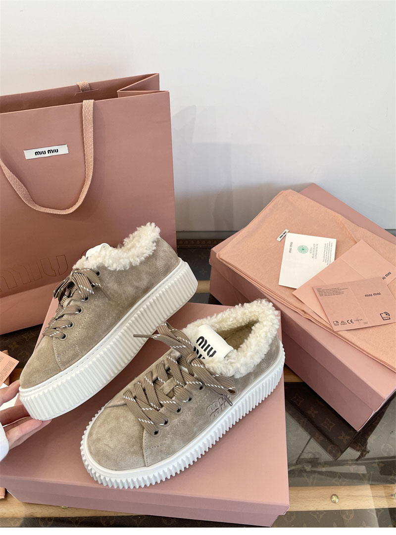 미우미우 미우미우 시어링 라이닝 스웨이드 스니커즈 레플리카 8번 이미지 - 신발 | 세미샵 레플리카 사이트
