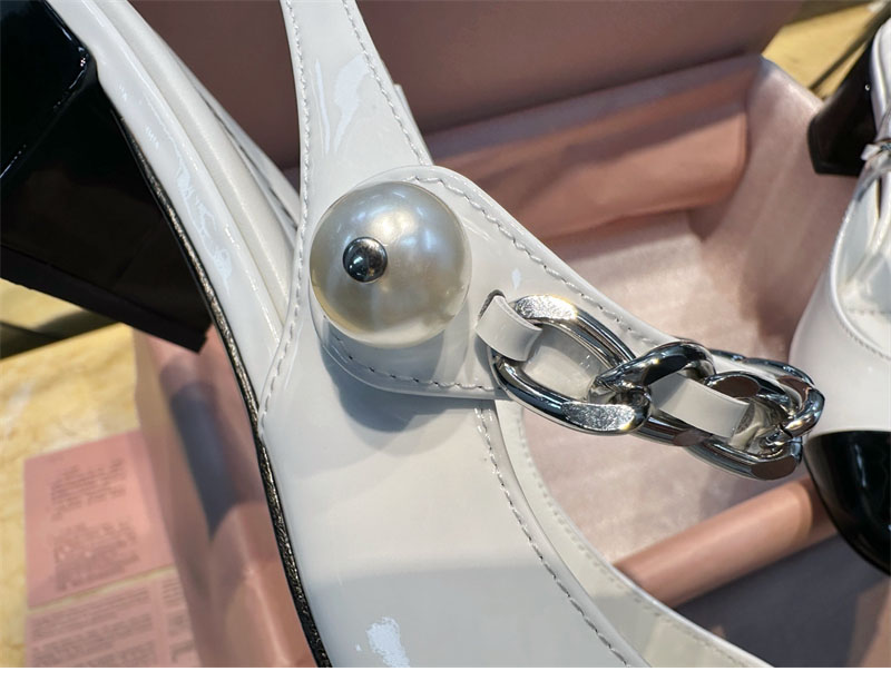 Miu Miu 미우미우 투톤 페이턴트 레더 슬링백 펌프스 레플리카 15번 이미지 - 신발 | 세미샵 레플리카 사이트