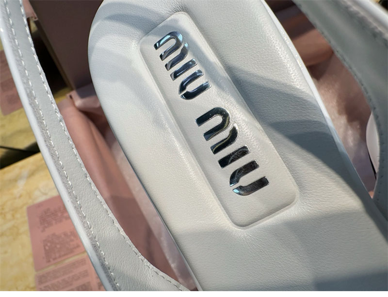 Miu Miu 미우미우 투톤 페이턴트 레더 슬링백 펌프스 레플리카 17번 이미지 - 신발 | 세미샵 레플리카 사이트