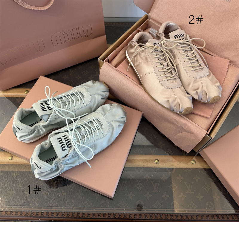 미우미우 미우미우 플룸 새틴 스니커즈 레플리카 19번 이미지 - 신발 | 세미샵 레플리카 사이트