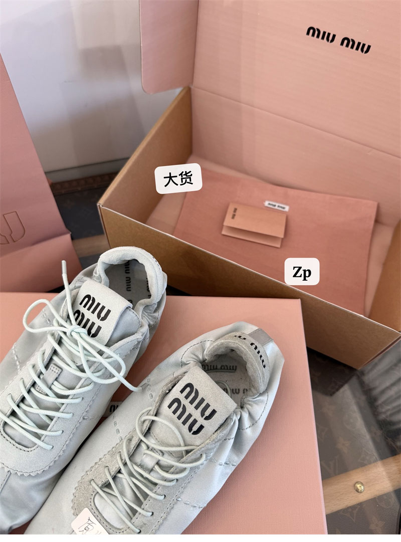 미우미우 미우미우 플룸 새틴 스니커즈 레플리카 12번 이미지 - 신발 | 세미샵 레플리카 사이트