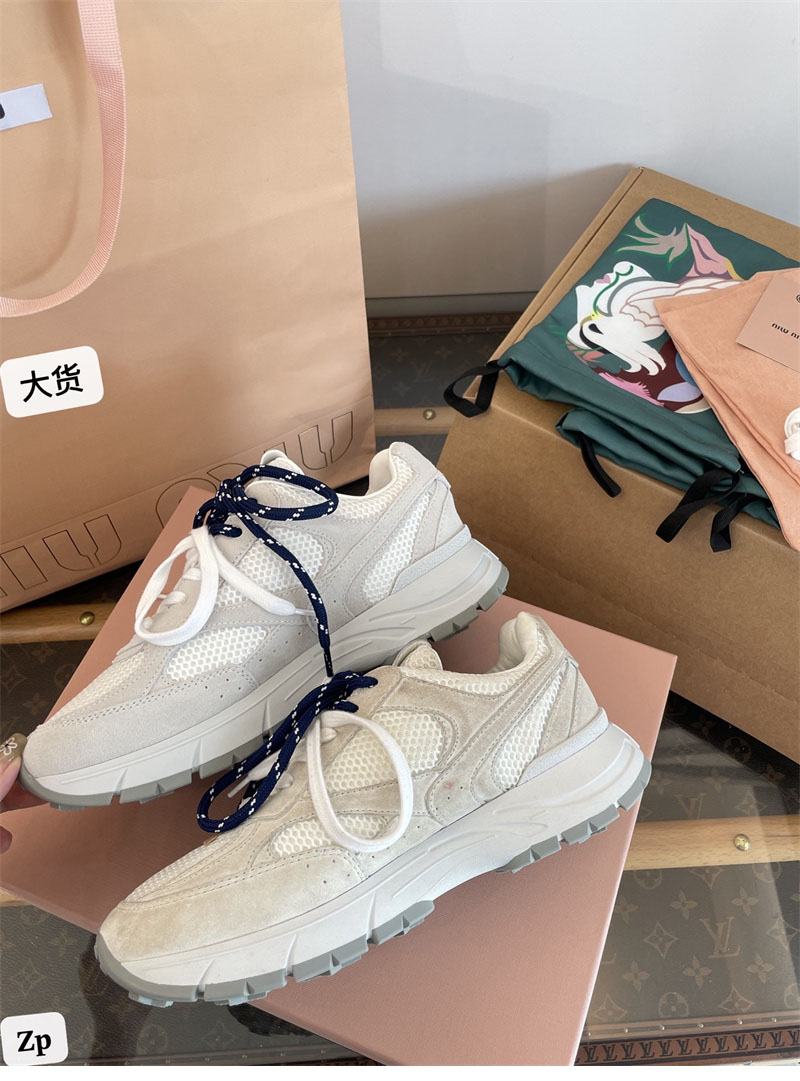 Miu Miu 미우미우 x 뉴발란스 530 SL 스니커즈 레플리카 19번 이미지 - 신발 | 세미샵 레플리카 사이트