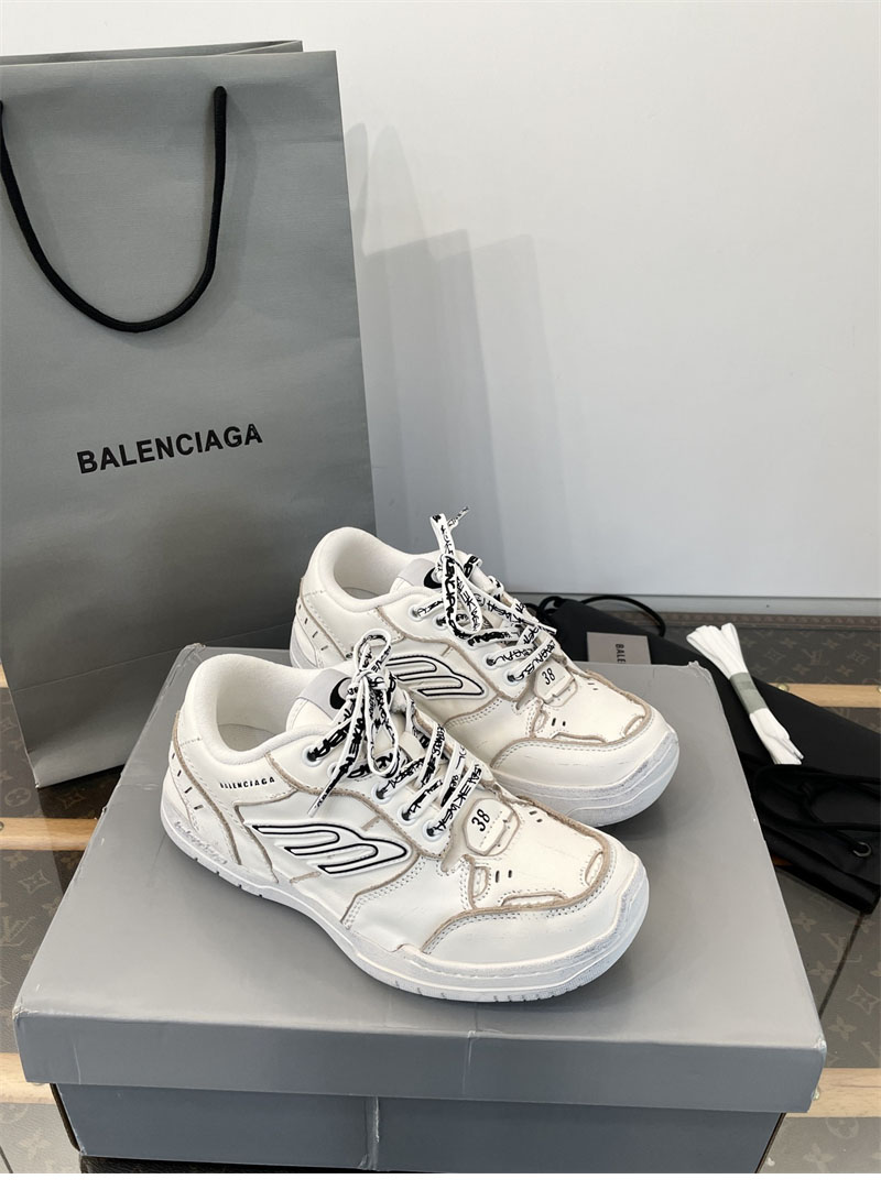 Balenciaga 발렌시아가 햄튼스 원-아웃 스니커즈 레플리카 12번 이미지 - 신발 | 세미샵 레플리카 사이트