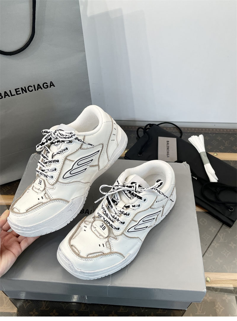 Balenciaga 발렌시아가 햄튼스 원-아웃 스니커즈 레플리카 13번 이미지 - 신발 | 세미샵 레플리카 사이트