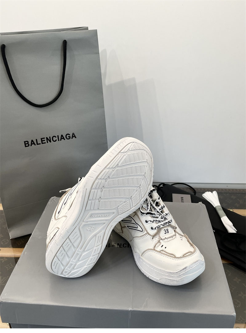 Balenciaga 발렌시아가 햄튼스 원-아웃 스니커즈 레플리카 14번 이미지 - 신발 | 세미샵 레플리카 사이트