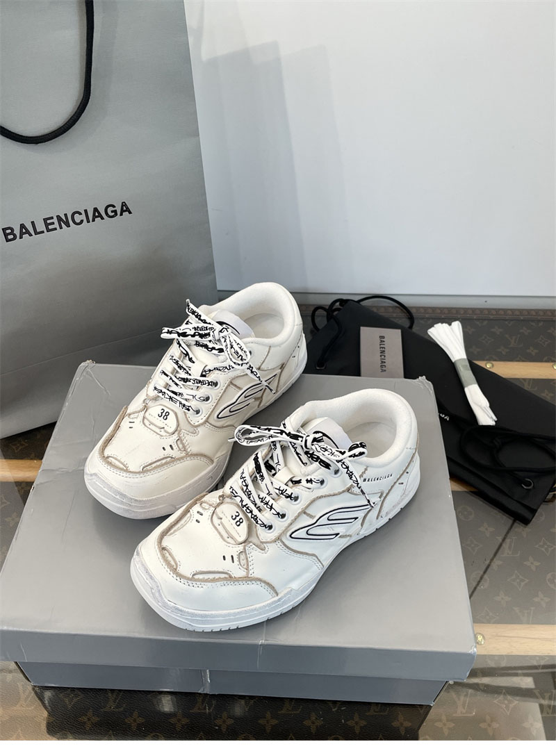Balenciaga 발렌시아가 햄튼스 원-아웃 스니커즈 레플리카 15번 이미지 - 신발 | 세미샵 레플리카 사이트