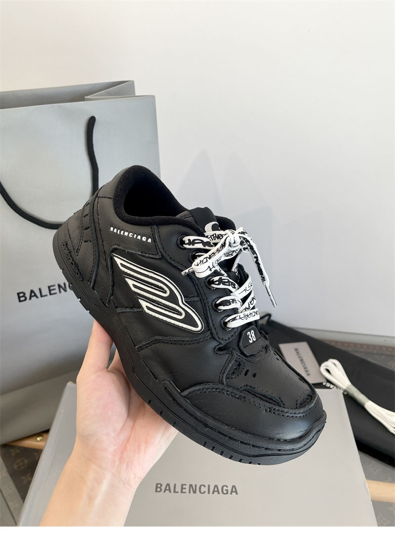 Balenciaga 발렌시아가 햄튼스 원-아웃 스니커즈 레플리카 17번 이미지 - 신발 | 세미샵 레플리카 사이트