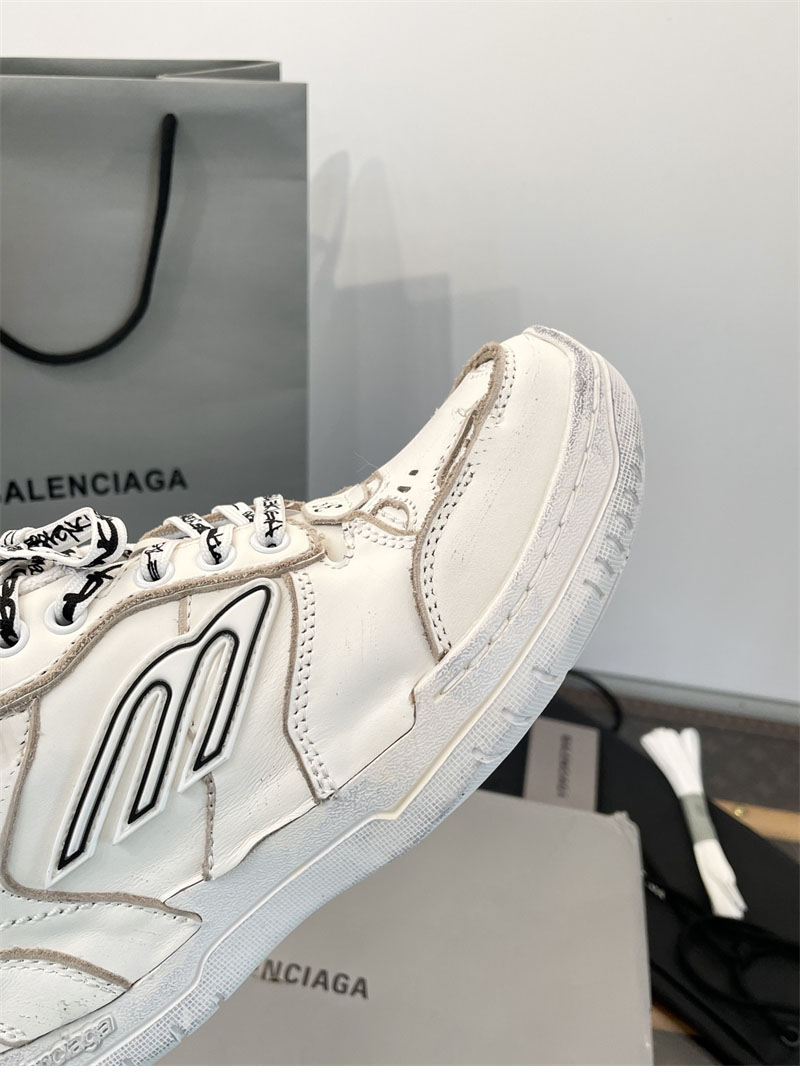 Balenciaga 발렌시아가 햄튼스 원-아웃 스니커즈 레플리카 19번 이미지 - 신발 | 세미샵 레플리카 사이트