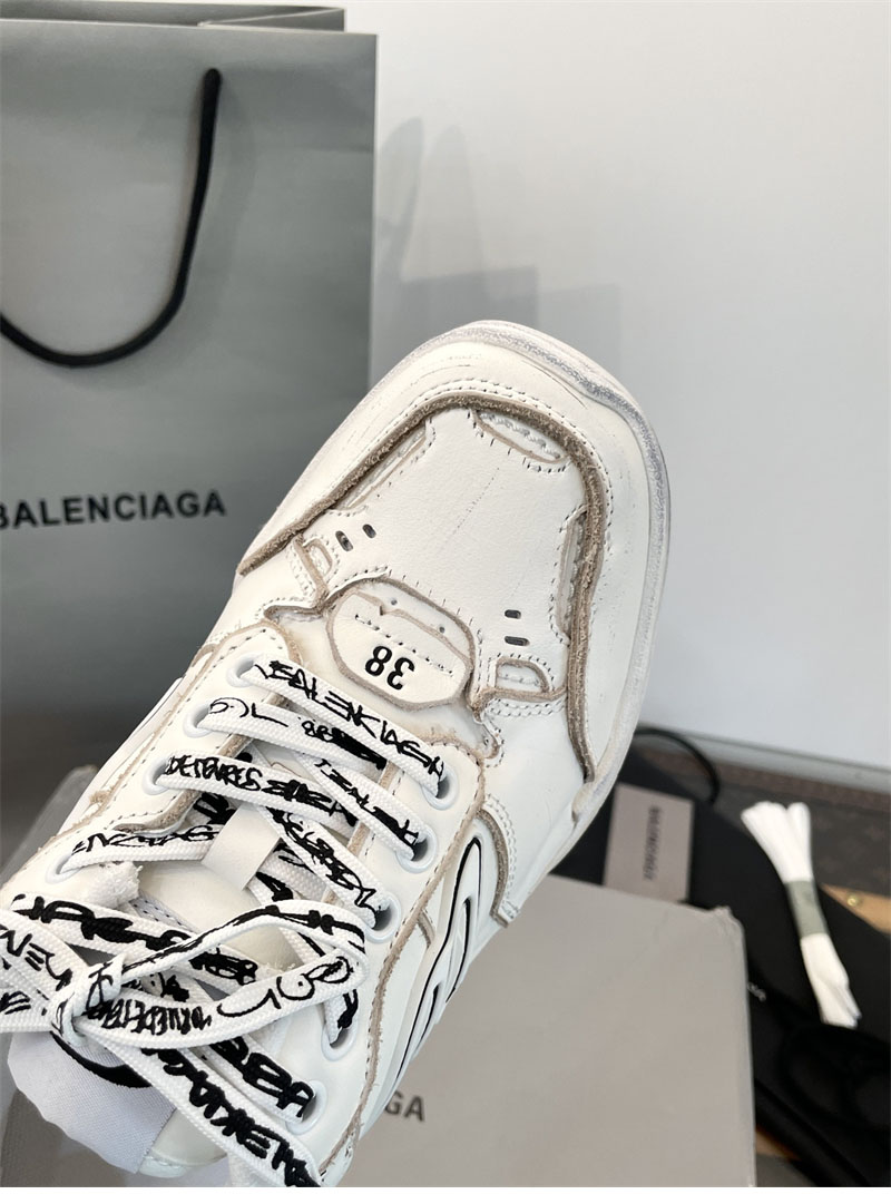 Balenciaga 발렌시아가 햄튼스 원-아웃 스니커즈 레플리카 22번 이미지 - 신발 | 세미샵 레플리카 사이트