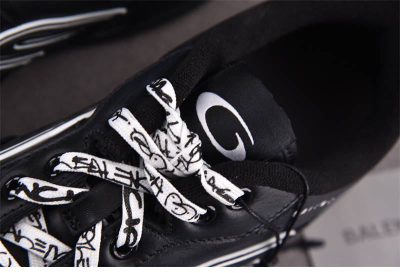 Balenciaga 발렌시아가 햄튼스 원 아웃 스니커즈 블랙 레플리카 10번 이미지 - 신발 | 세미샵 레플리카 사이트