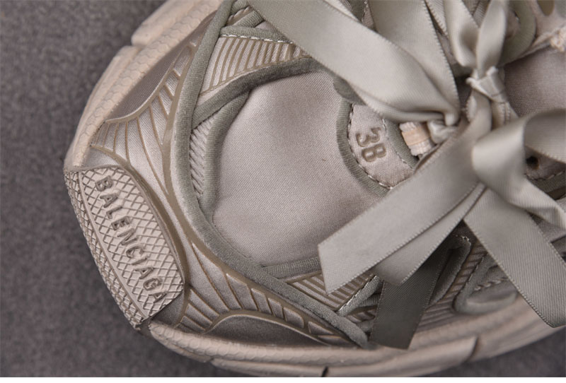 발렌시아가 발렌시아가 3XL 세틴 보우 스니커즈 그레이 레플리카 14번 이미지 - 신발 | 세미샵 레플리카 사이트