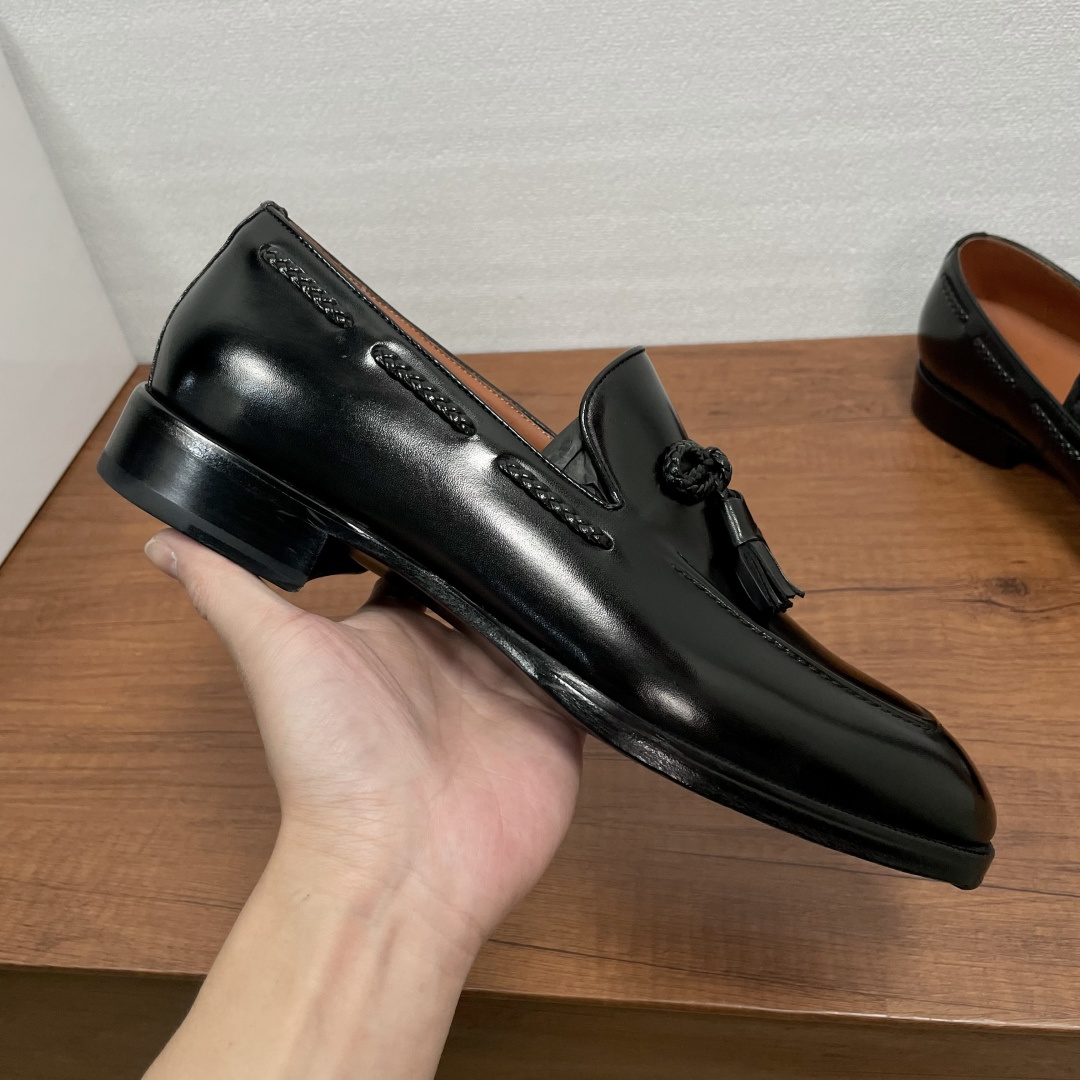 벨루티 벨루티 앤디 브레이디드 레더 테슬 로퍼 레플리카 4번 이미지 - 신발 | 세미샵 레플리카 사이트