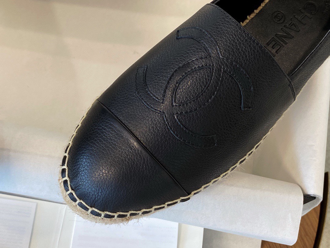 C H A N E L 샤넬 블랙 레더 에스파듀 “35SIZE – 41SIZE” 레플리카 14번 이미지 - 신발 | 세미샵 레플리카 사이트