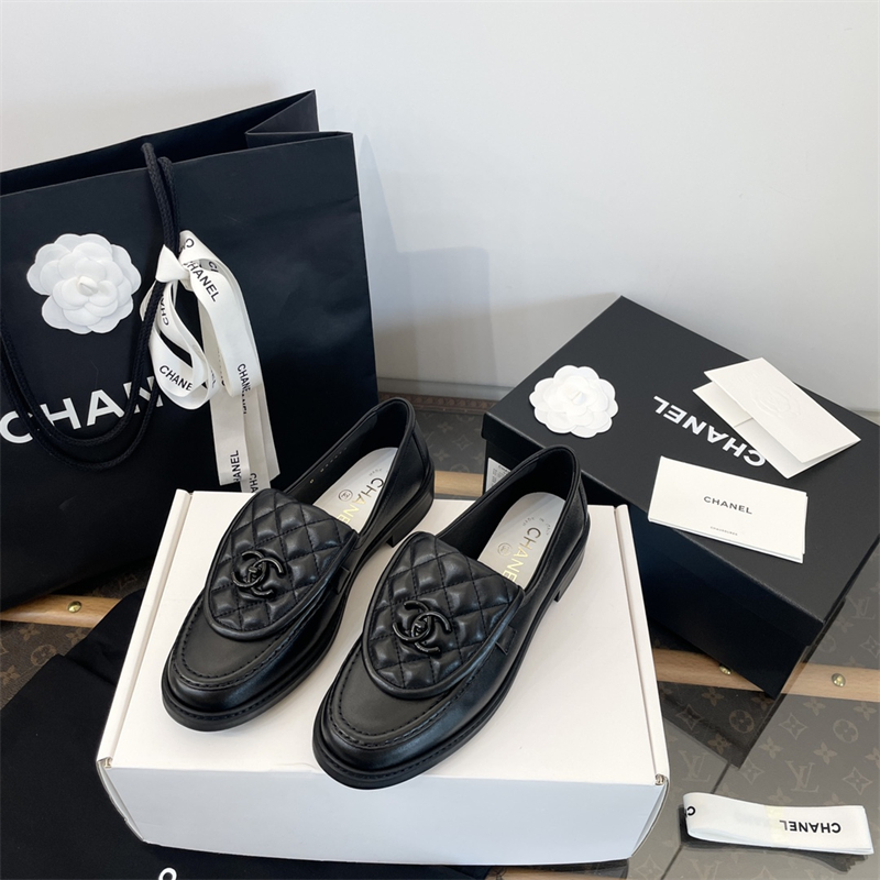 샤넬 샤넬 블랙 CC 로고 턴락 퀼팅 로퍼 레플리카 9번 이미지 - 신발 | 세미샵 레플리카 사이트