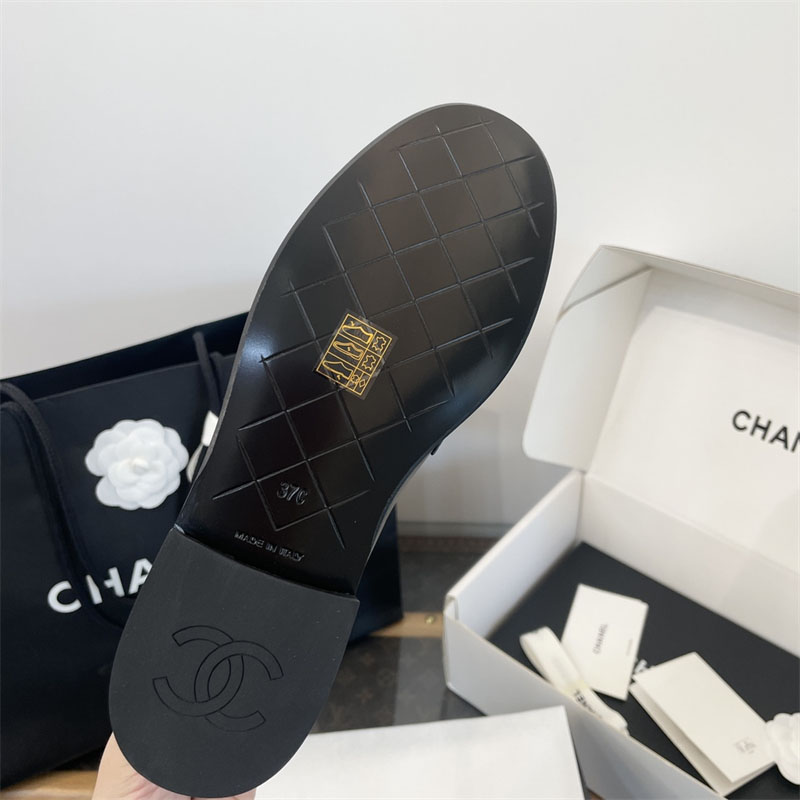 샤넬 샤넬 블랙 CC 로고 턴락 퀼팅 로퍼 레플리카 14번 이미지 - 신발 | 세미샵 레플리카 사이트