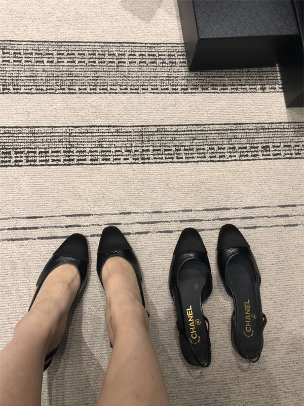 C H A N E L 샤넬 슬링백 클래식 고트스킨 7cm 레플리카 2번 이미지 - 신발 | 세미샵 레플리카 사이트