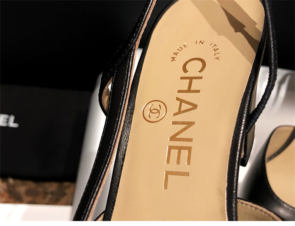 C H A N E L 샤넬 슬링백 클래식 쉽스킨 7cm 레플리카 10번 이미지 - 신발 | 세미샵 레플리카 사이트