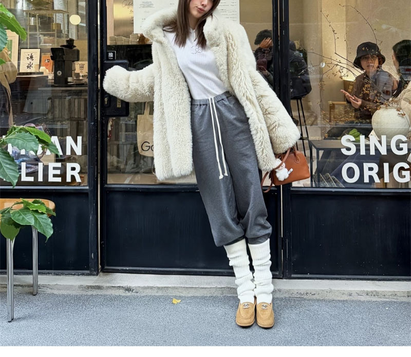 샤넬 샤넬 시어링 스웨이드 모카신 로퍼 레플리카 4번 이미지 - 신발 | 세미샵 레플리카 사이트