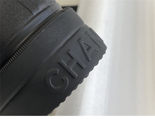 C H A N E L 샤넬 22K CC로고 레인 러버 부츠 레플리카 17번 이미지 - 신발 | 세미샵 레플리카 사이트