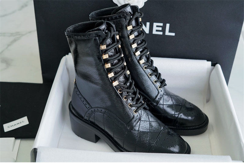 샤넬 샤넬 23B 로고 레이스업 부츠 레플리카 2번 이미지 - 신발 | 세미샵 레플리카 사이트