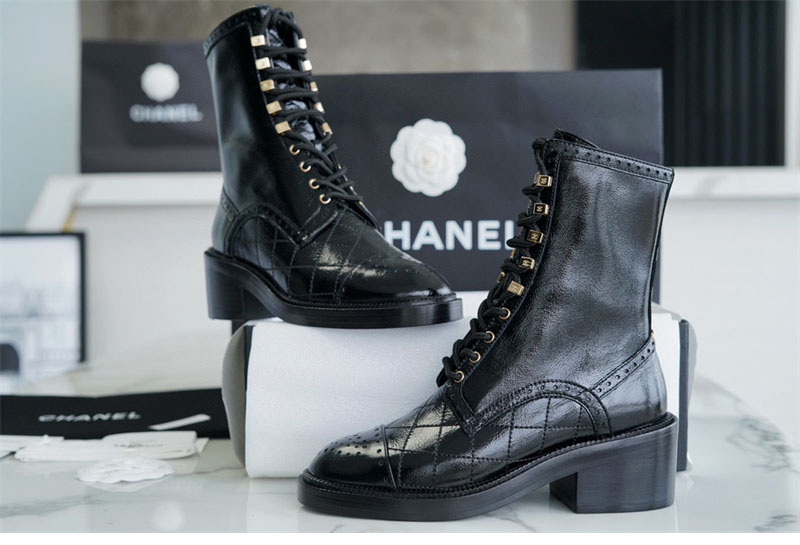 샤넬 샤넬 23B 로고 레이스업 부츠 레플리카 10번 이미지 - 신발 | 세미샵 레플리카 사이트