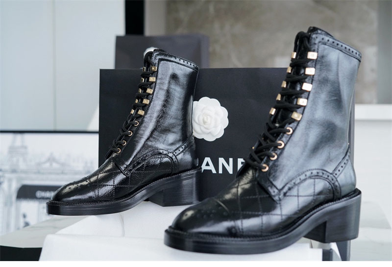 샤넬 샤넬 23B 로고 레이스업 부츠 레플리카 26번 이미지 - 신발 | 세미샵 레플리카 사이트
