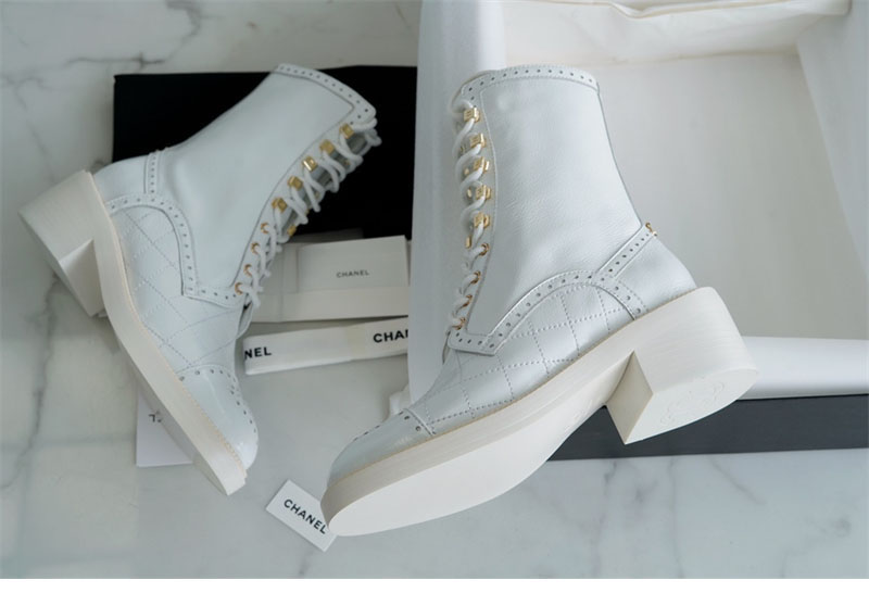 샤넬 샤넬 23B 로고 레이스업 부츠 레플리카 14번 이미지 - 신발 | 세미샵 레플리카 사이트