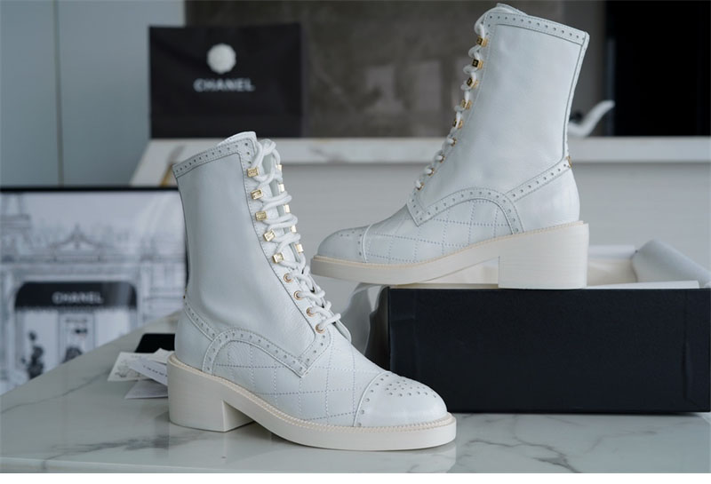 샤넬 샤넬 23B 로고 레이스업 부츠 레플리카 8번 이미지 - 신발 | 세미샵 레플리카 사이트