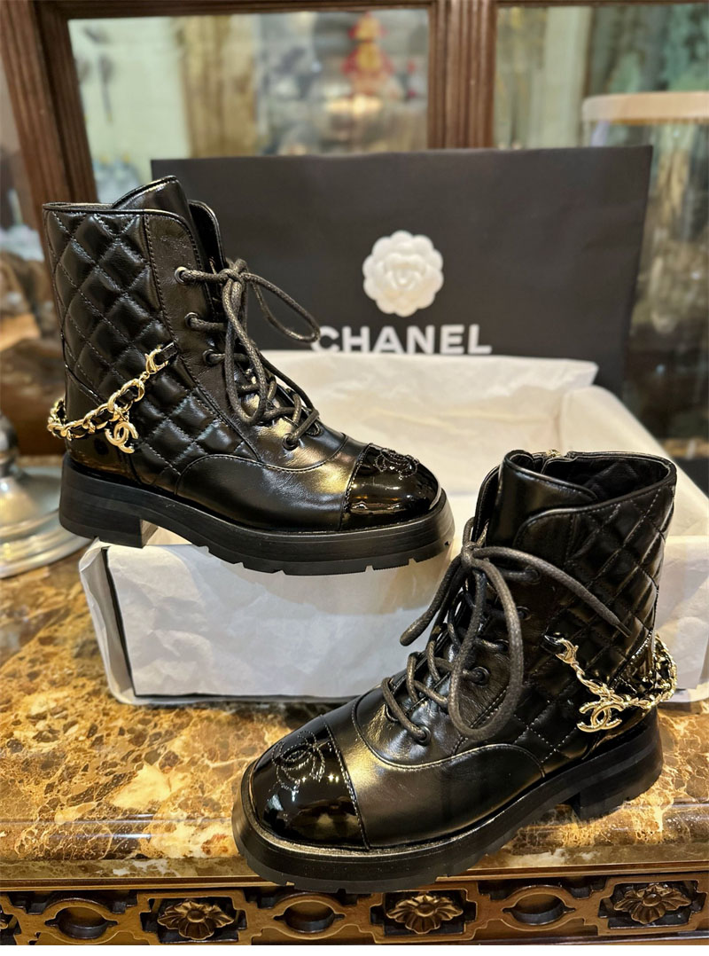샤넬 샤넬 23b 체인 로고 퀼팅 레이스업 미들 부츠 레플리카 7번 이미지 - 신발 | 세미샵 레플리카 사이트