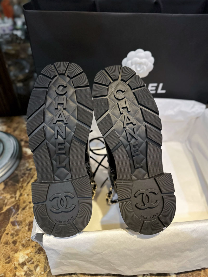 샤넬 샤넬 23b 체인 로고 퀼팅 레이스업 미들 부츠 레플리카 15번 이미지 - 신발 | 세미샵 레플리카 사이트