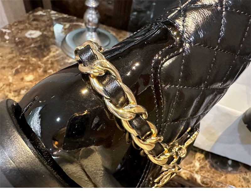 샤넬 샤넬 23b 체인 로고 퀼팅 레이스업 미들 부츠 레플리카 19번 이미지 - 신발 | 세미샵 레플리카 사이트