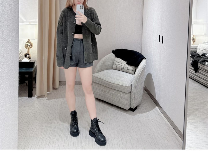 샤넬 샤넬 24A 퀼팅 레더 플랫폼 컴뱃 앵클 부츠 레플리카 1번 이미지 - 신발 | 세미샵 레플리카 사이트