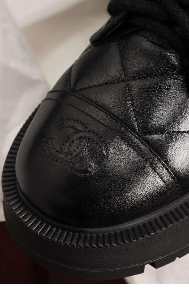 샤넬 샤넬 24A 퀼팅 레더 플랫폼 컴뱃 앵클 부츠 레플리카 14번 이미지 - 신발 | 세미샵 레플리카 사이트