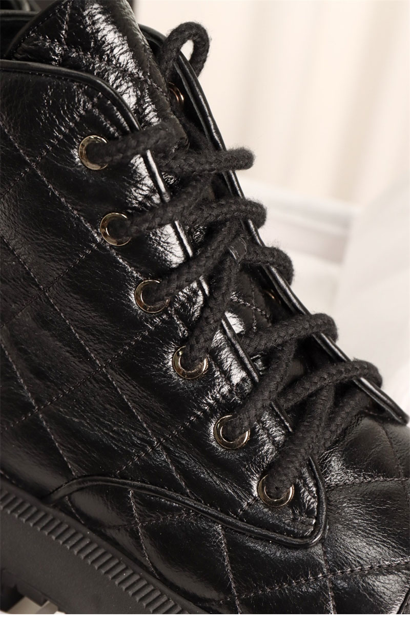 샤넬 샤넬 24A 퀼팅 레더 플랫폼 컴뱃 앵클 부츠 레플리카 9번 이미지 - 신발 | 세미샵 레플리카 사이트