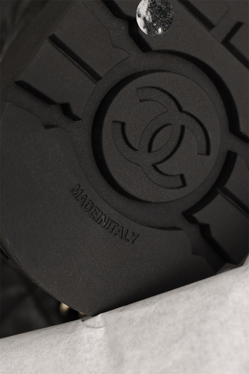 샤넬 샤넬 24A 퀼팅 레더 플랫폼 컴뱃 앵클 부츠 레플리카 18번 이미지 - 신발 | 세미샵 레플리카 사이트