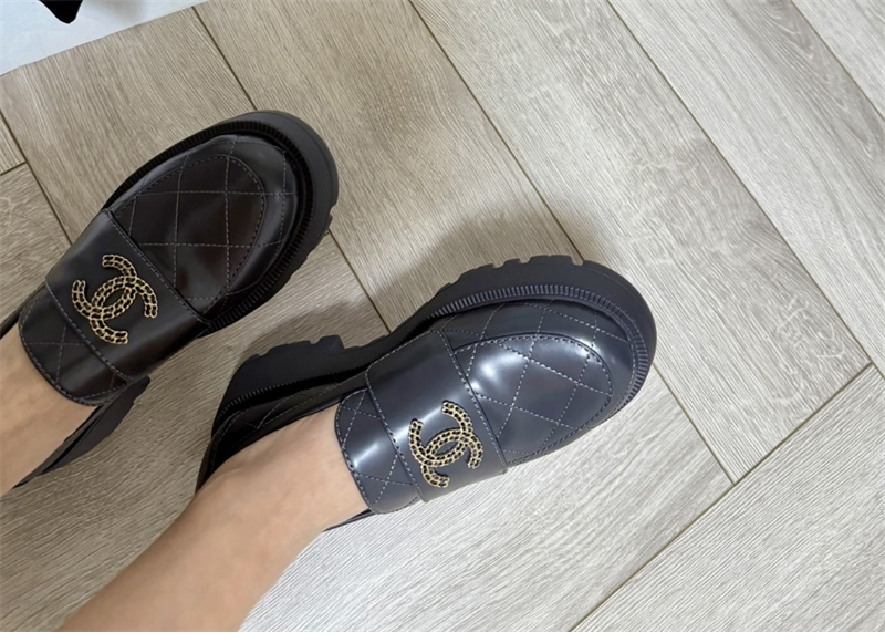 샤넬 샤넬 24B 체인 CC로고 로퍼 레플리카 2번 이미지 - 신발 | 세미샵 레플리카 사이트