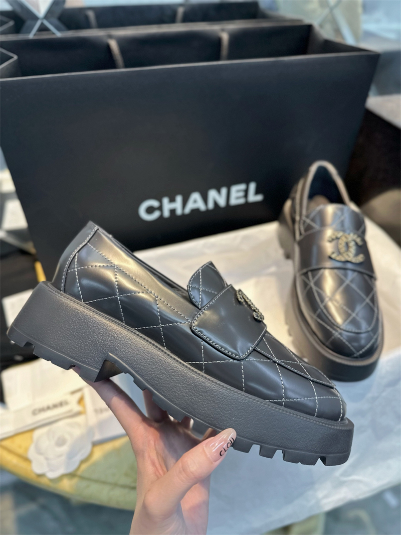 샤넬 샤넬 24B 체인 CC로고 로퍼 레플리카 7번 이미지 - 신발 | 세미샵 레플리카 사이트