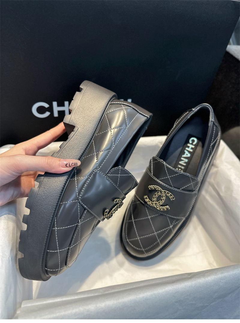 샤넬 샤넬 24B 체인 CC로고 로퍼 레플리카 13번 이미지 - 신발 | 세미샵 레플리카 사이트