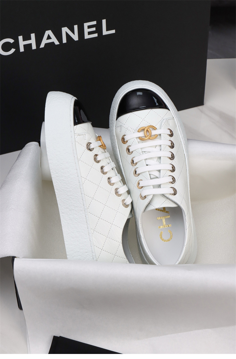 샤넬 샤넬 25A 빅터 쿼즈 화이트 스니커즈 레플리카 14번 이미지 - 신발 | 세미샵 레플리카 사이트