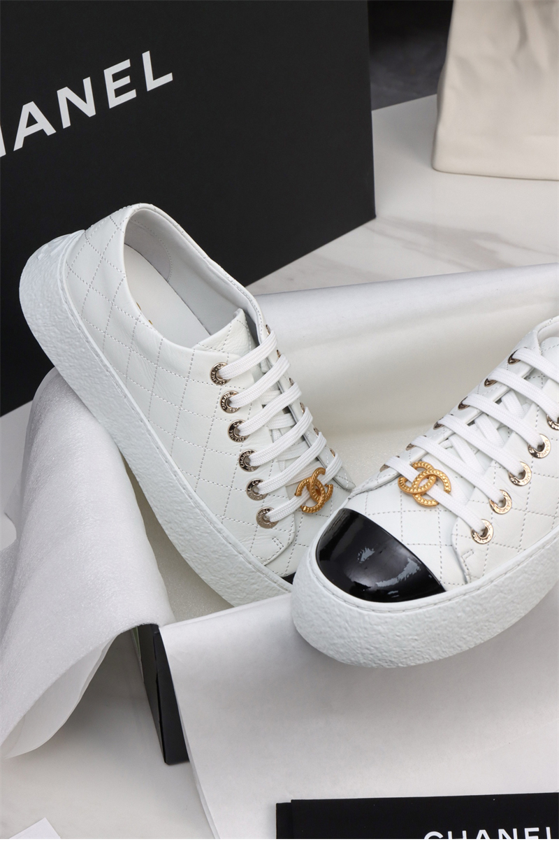 샤넬 샤넬 25A 빅터 쿼즈 화이트 스니커즈 레플리카 15번 이미지 - 신발 | 세미샵 레플리카 사이트