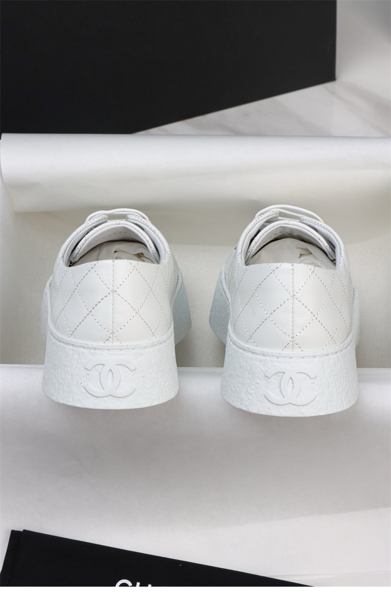 샤넬 샤넬 25A 빅터 쿼즈 화이트 스니커즈 레플리카 3번 이미지 - 신발 | 세미샵 레플리카 사이트