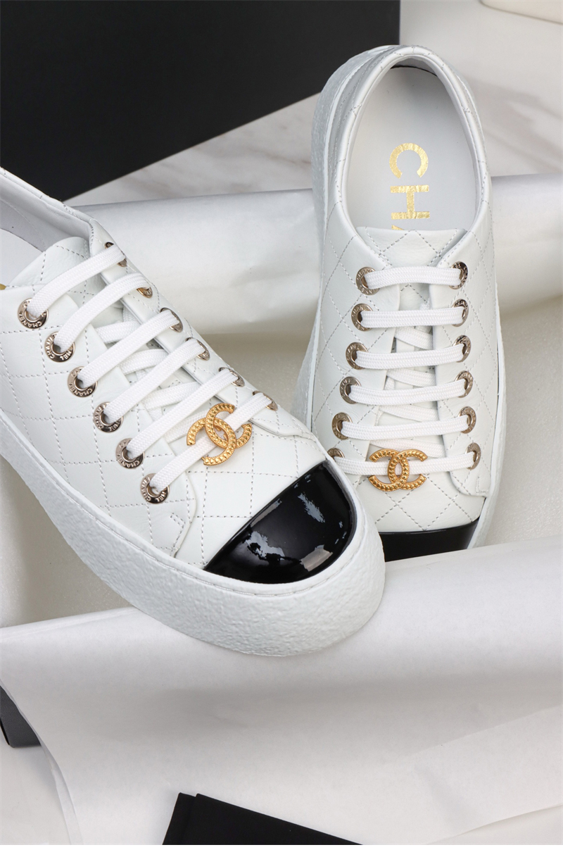 샤넬 샤넬 25A 빅터 쿼즈 화이트 스니커즈 레플리카 12번 이미지 - 신발 | 세미샵 레플리카 사이트