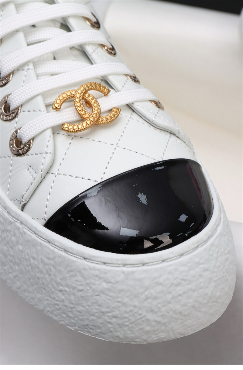샤넬 샤넬 25A 빅터 쿼즈 화이트 스니커즈 레플리카 18번 이미지 - 신발 | 세미샵 레플리카 사이트
