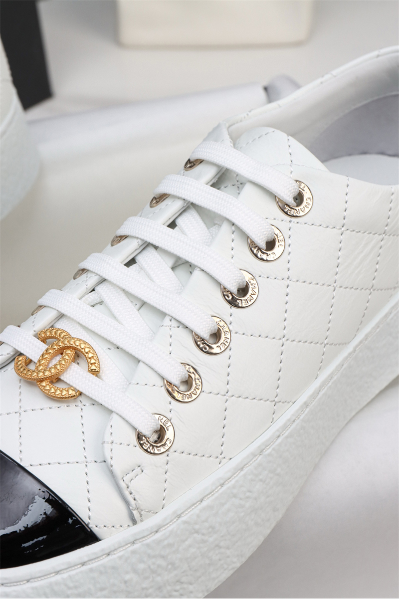 샤넬 샤넬 25A 빅터 쿼즈 화이트 스니커즈 레플리카 6번 이미지 - 신발 | 세미샵 레플리카 사이트